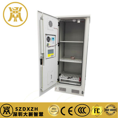 Op maat gemaakte outdoor telecom kast IP55 weerbestendig rack behuizing 42U met sandwich paneel