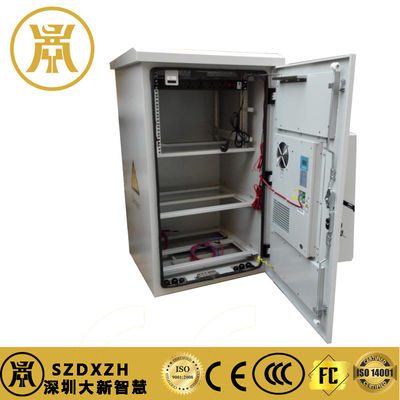 IP55 Outdoor Telecom Cabinet Powder Coating Pole Mount Enclosure met koelsysteem